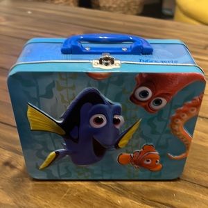 Finding Dory tin lunchbox